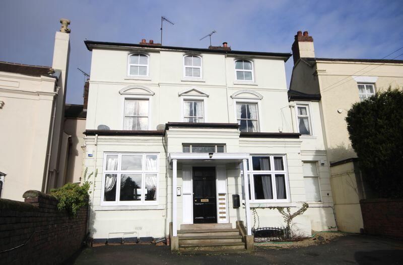 2 bedroom flat for sale in Birmingham Road, Hagley, Stourbridge, DY9