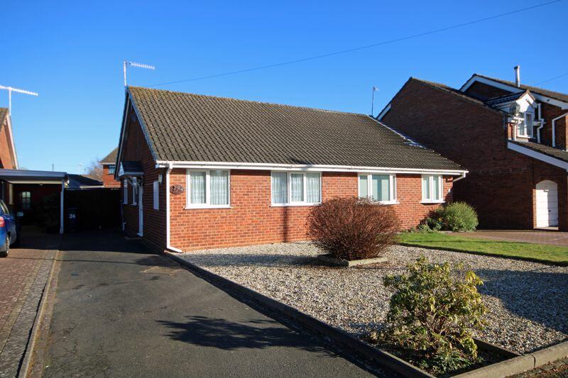 2 bedroom semidetached bungalow for sale in Locks View, Wordsley