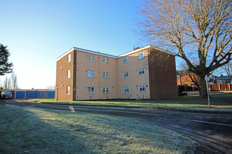 2 bedroom flat for sale in Vicarage Road, Wollaston, Stourbridge, DY8