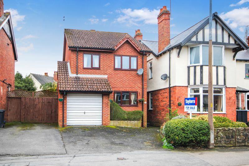 3 bedroom detached house for sale in Eggington Road, Wollaston