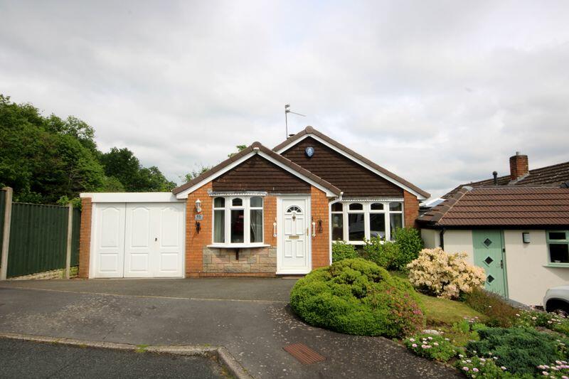 3 bedroom detached house for sale in Wolverley Avenue, WOLLASTON