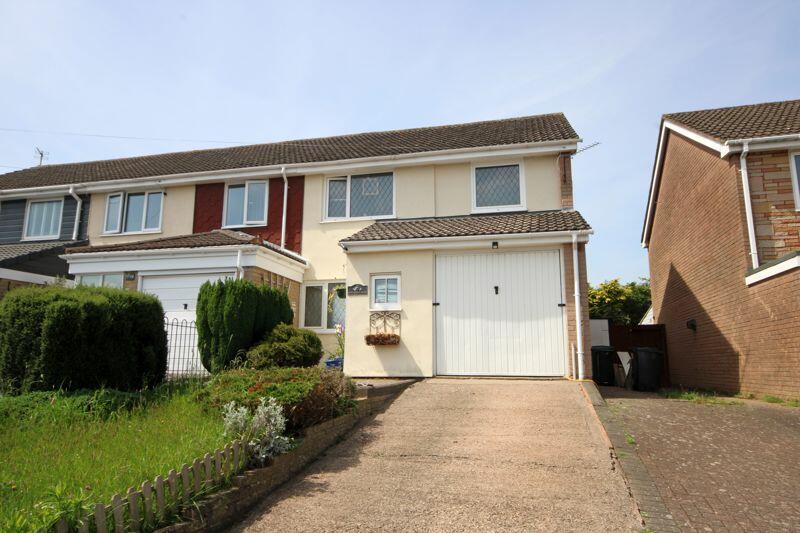 3 bedroom end of terrace house for sale in Herondale Road, WOLLASTON