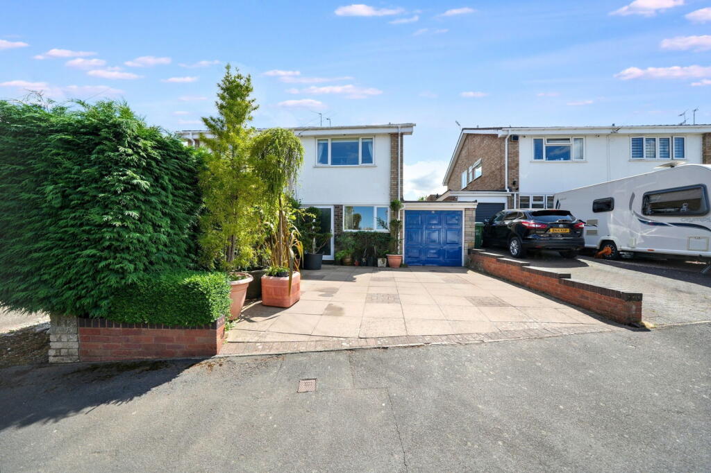 Main image of property: Larkhill Road, Wollaston, Stourbridge, DY8 3LN