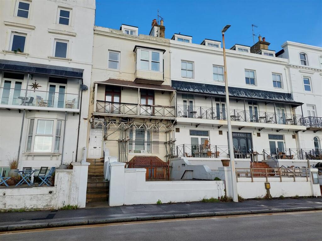 Main image of property: Garden Flat, 7 Wellington Terrace, Sandgate, Folkestone