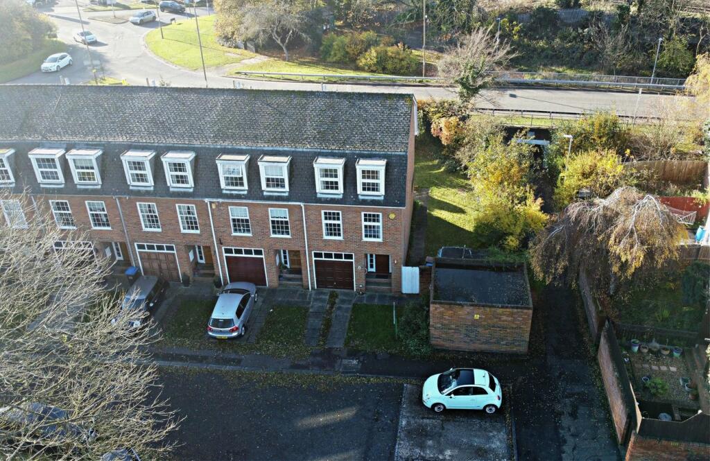 Additional property image - Batterdale, Hatfield, AL9