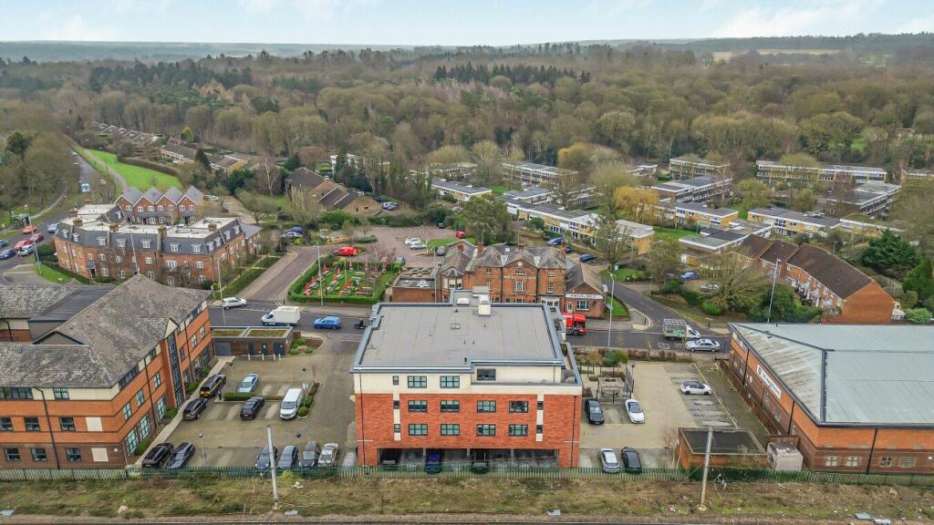 Additional property image - Great North Road, Hatfield, AL9