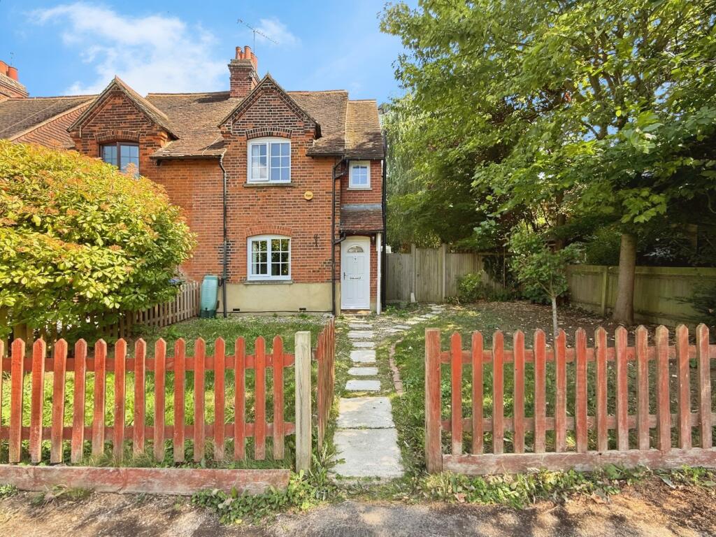 Main image of property: Glebeland, Hatfield, AL10