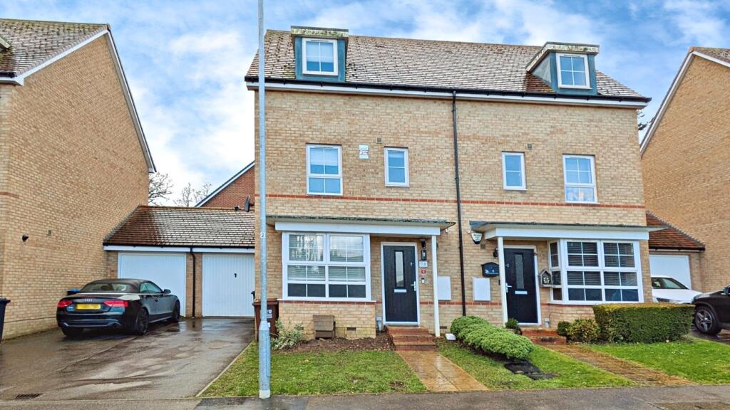 Main image of property: Sparrowhawk Place, Hatfield, AL10