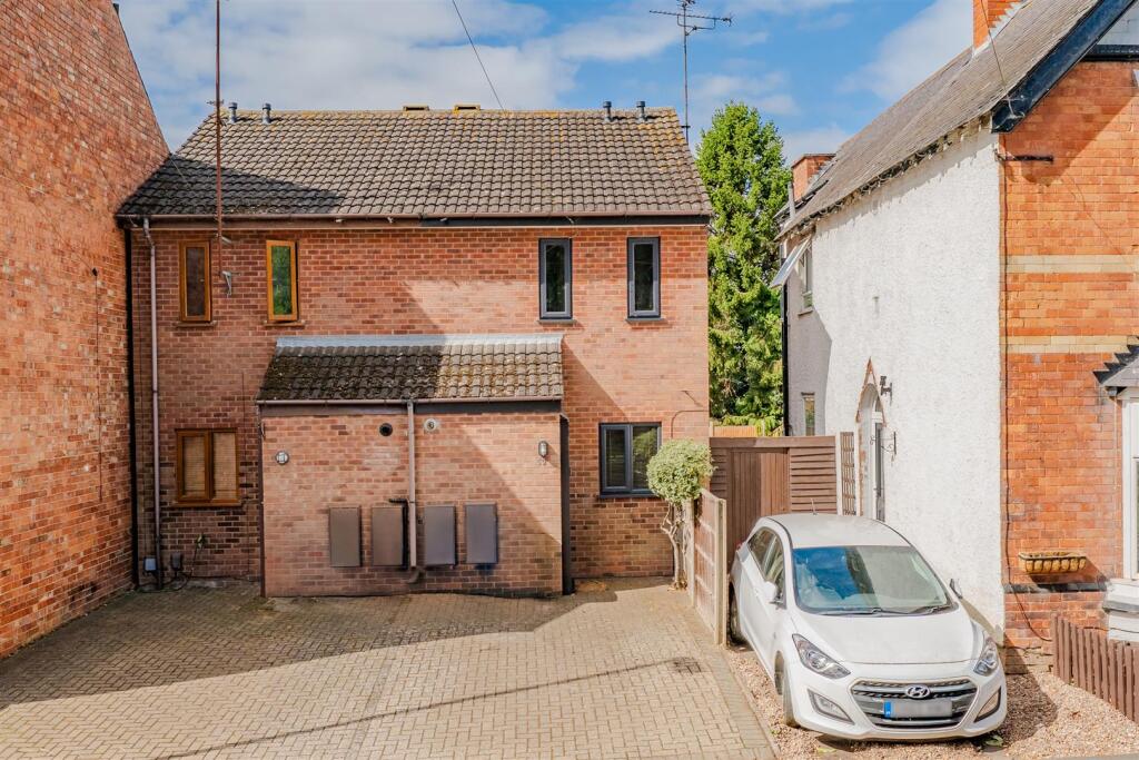 Main image of property: Logan Street