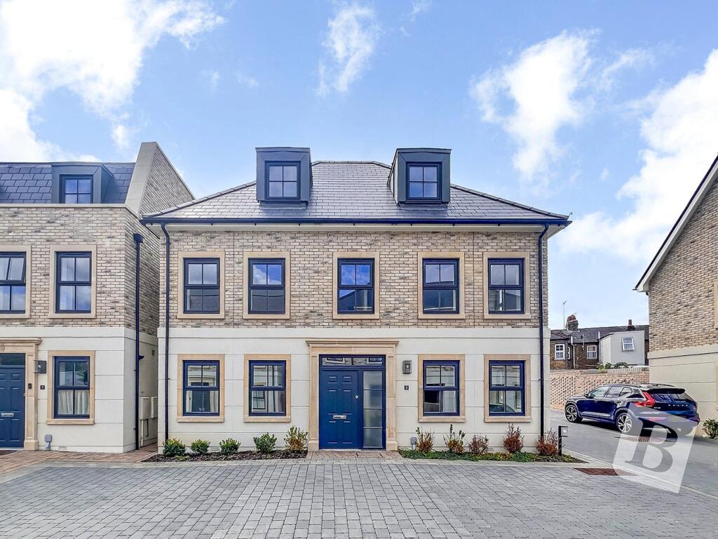 Main image of property: Rochester Mews, Baddow Road, Chelmsford, Essex, CM2