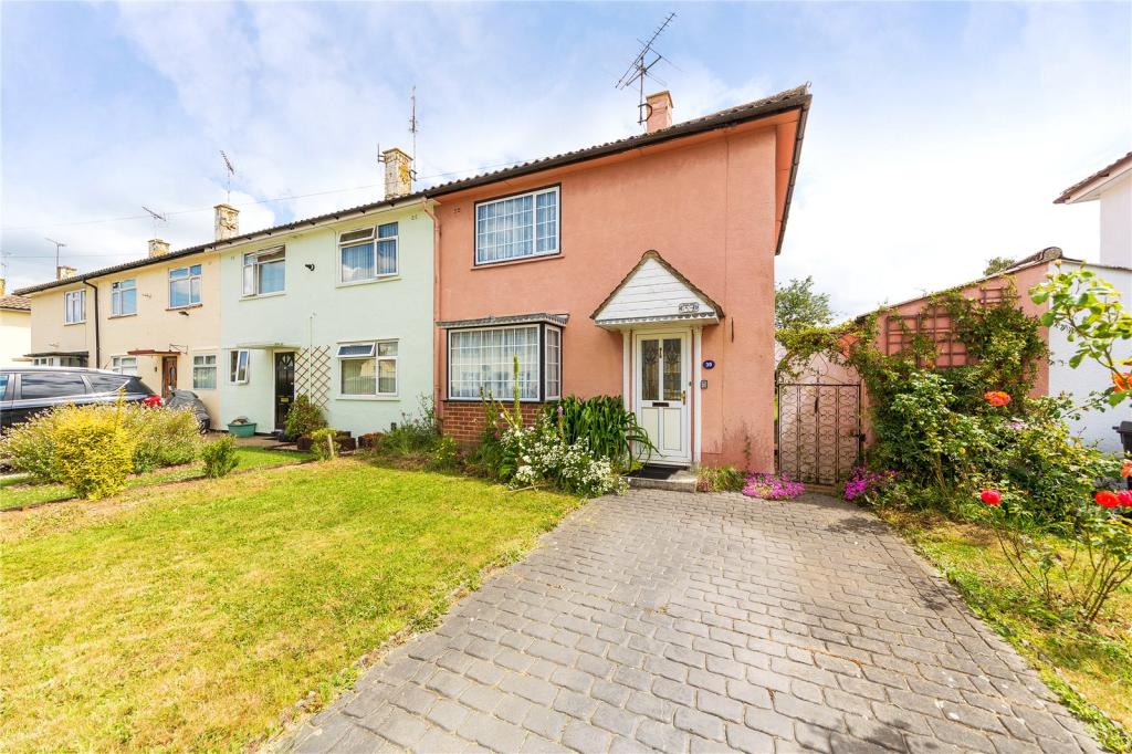 2 bedroom end of terrace house for sale in Rothbury Road, Chelmsford