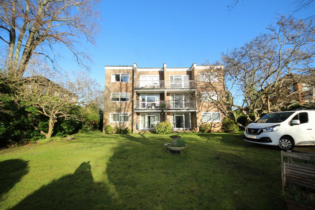 2 bedroom flat for sale in Marlborough Road, Westbourne, Bournemouth, BH4