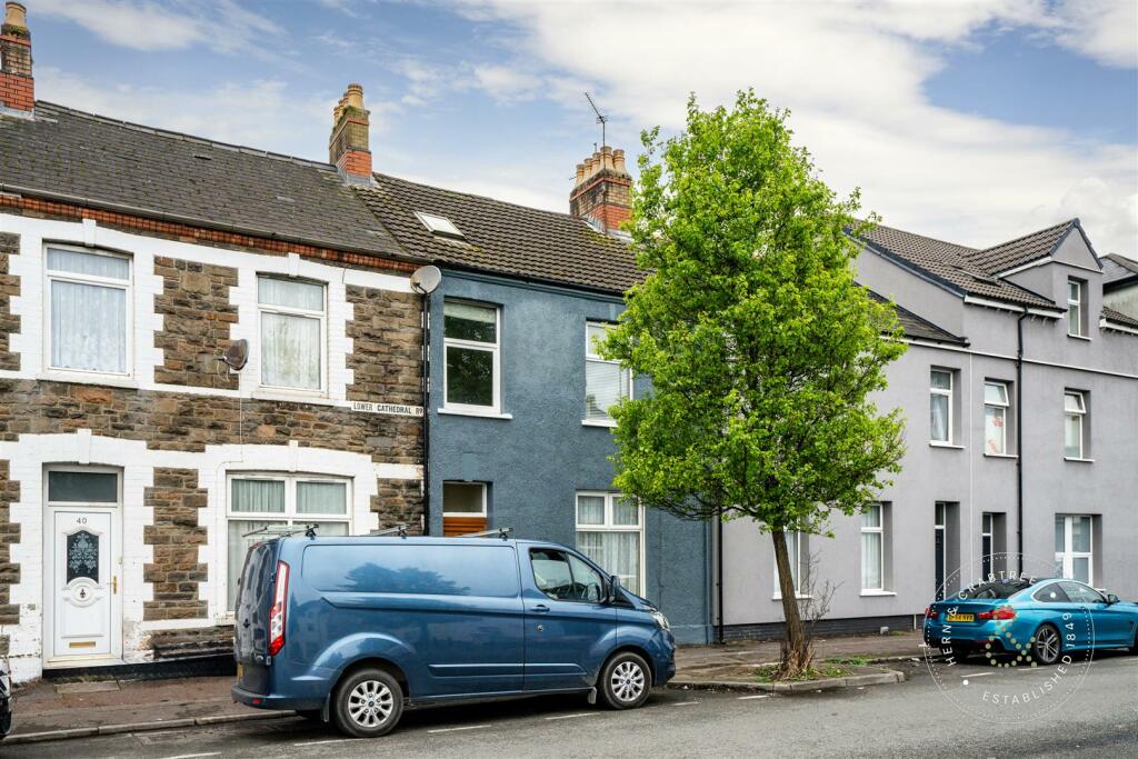 1 bedroom ground floor flat for sale in Lower Cathedral Road, Cardiff, CF11