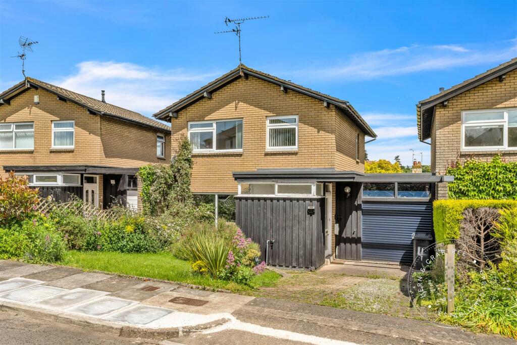 3 bedroom detached house for sale in Mill Close, Dinas Powys, CF64