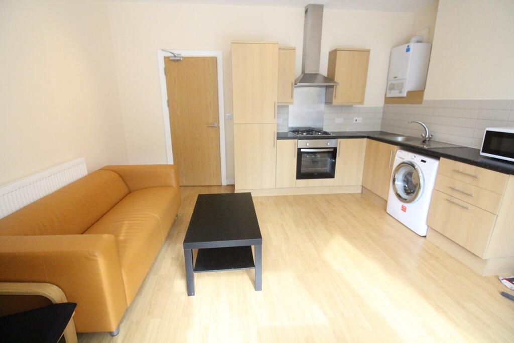 1 bedroom flat for rent in Richmond Road, Roath, Cardiff, CF24