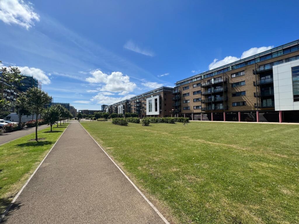 1 bedroom apartment for rent in Lady Isle house, Ferry Court, Cardiff Bay, CF11