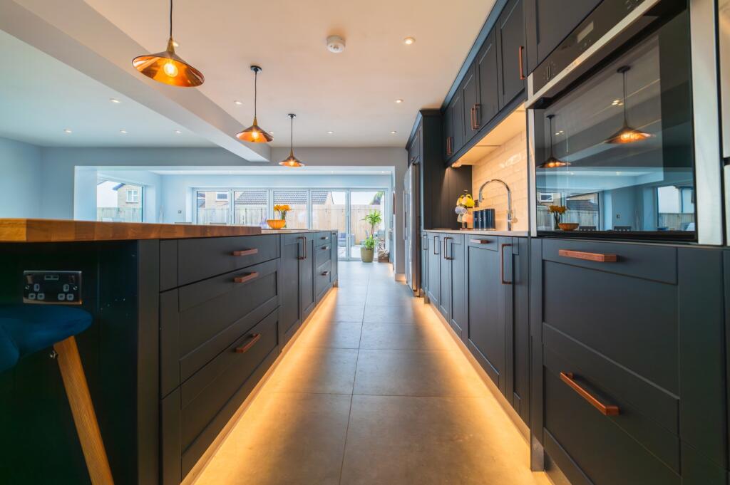 Additional property image - Cog Road, Sully, Penarth