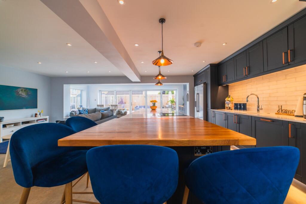 Additional property image - Cog Road, Sully, Penarth