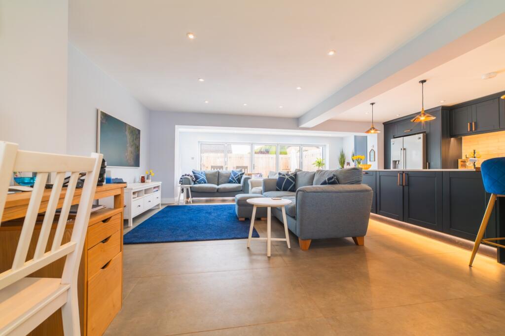 Additional property image - Cog Road, Sully, Penarth