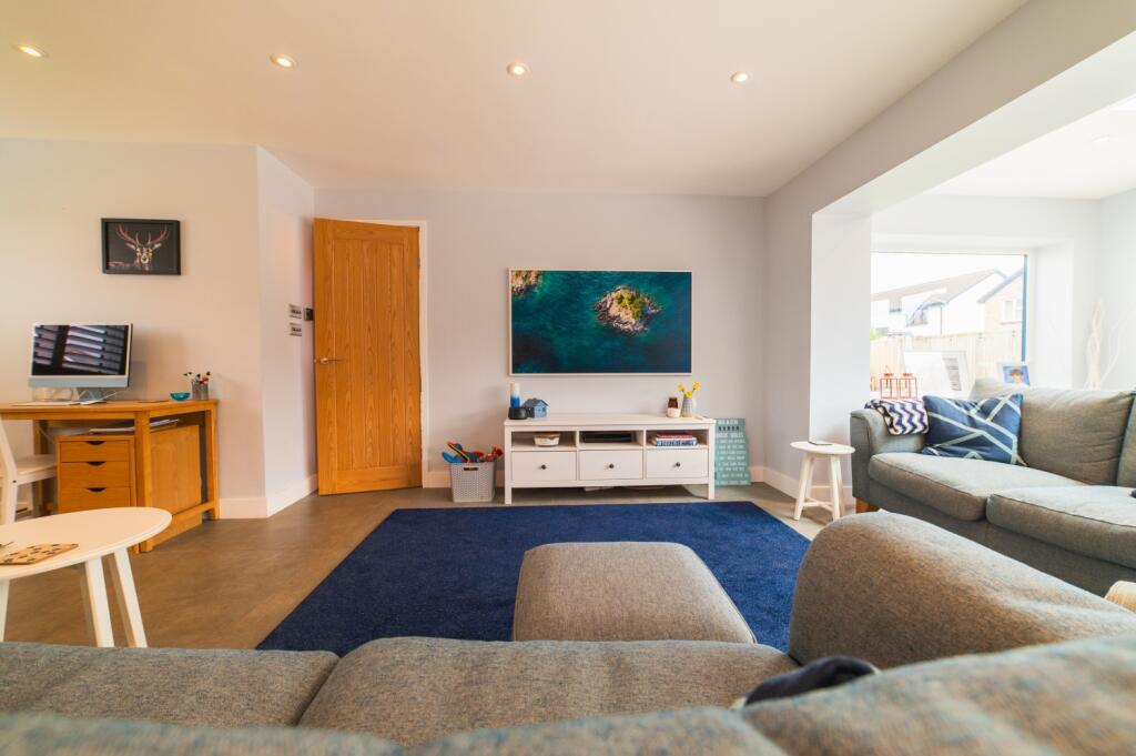 Additional property image - Cog Road, Sully, Penarth