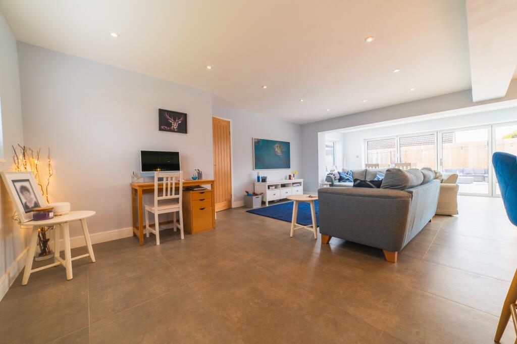 Additional property image - Cog Road, Sully, Penarth