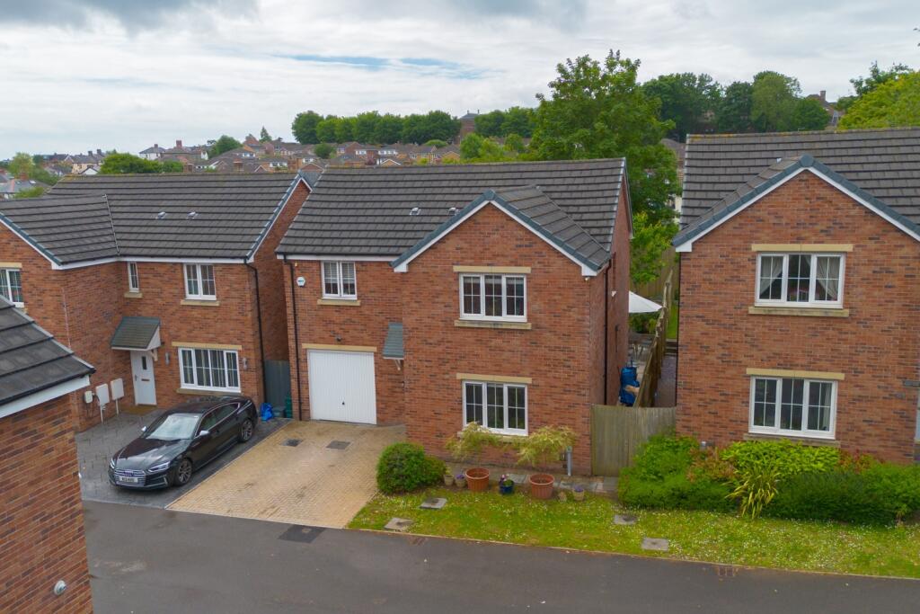 4 bedroom detached house for sale in Canon Walk, Llandough, Penarth, CF64