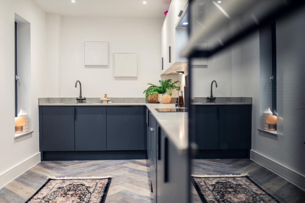 Additional property image - Park Place, City Centre
