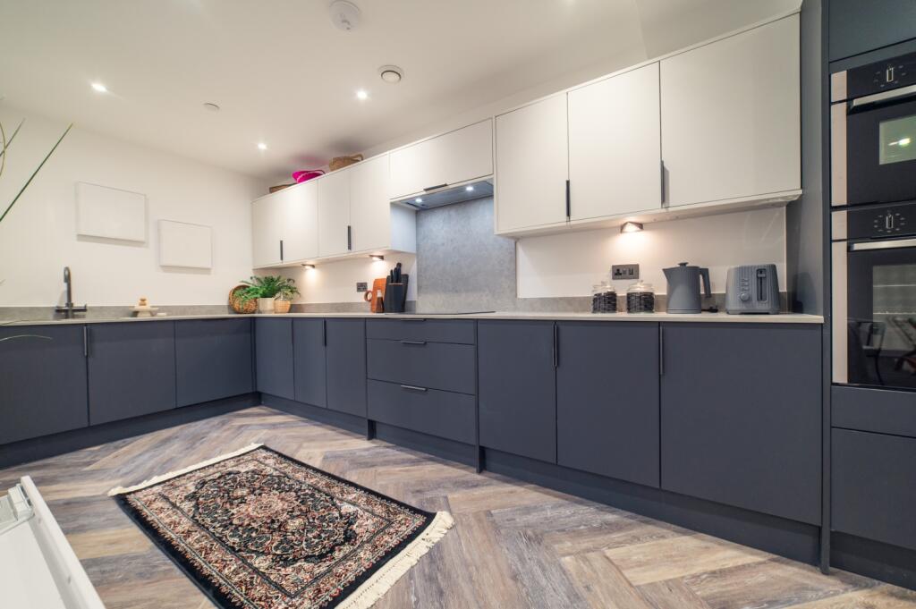 Additional property image - Park Place, City Centre