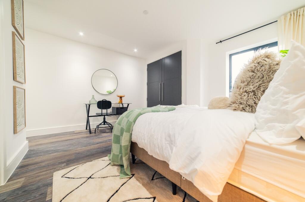 Additional property image - Park Place, City Centre