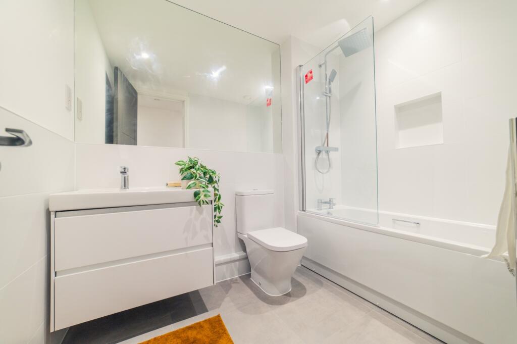Additional property image - Park Place, City Centre