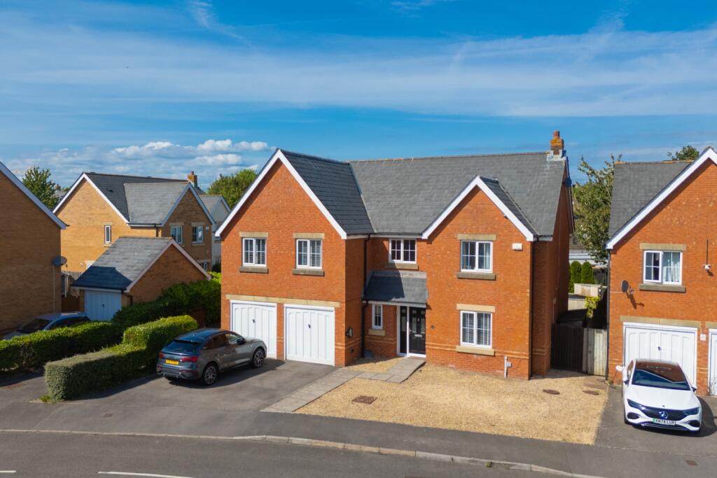 Main image of property: Tair Gwaun, Penarth