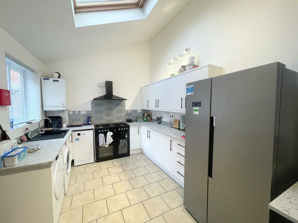 7 bedroom semi-detached house for rent in **£132pppw Excluding Bills** Bute Avenue, Lenton, NG7 1QA - UON, NG7