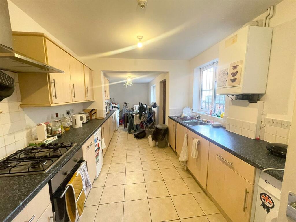 6 bedroom semi-detached house for rent in **£107pppw Excluding Bills** Grove Road, Lenton, NG7 1HJ - UON, NG7
