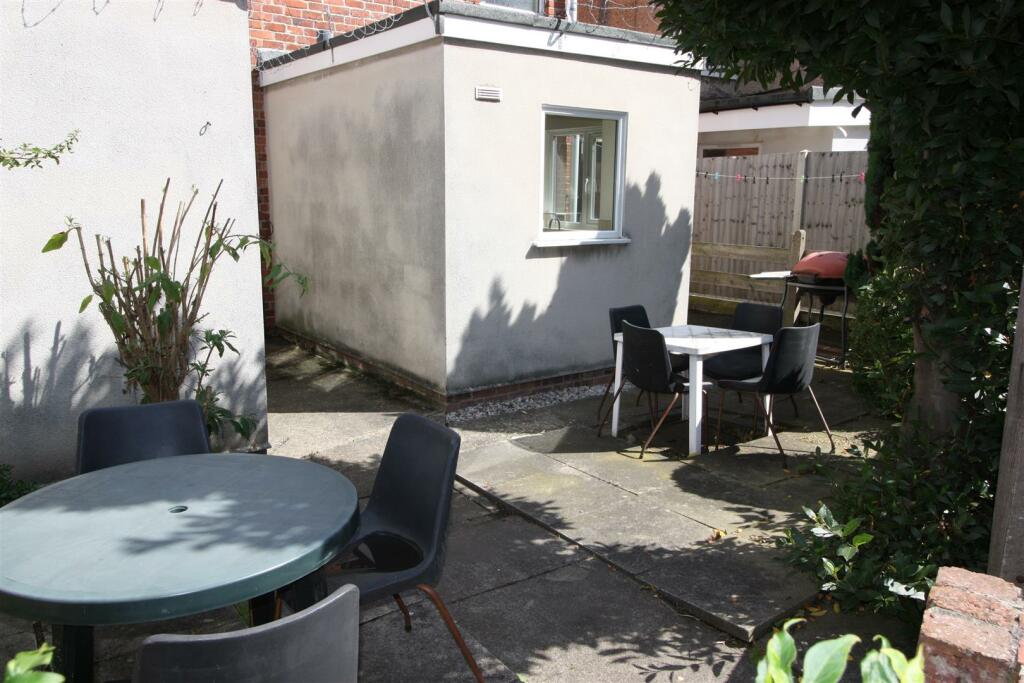 Terraced to rent on **£105pppw Excluding Bills** Midland Avenue, Lenton