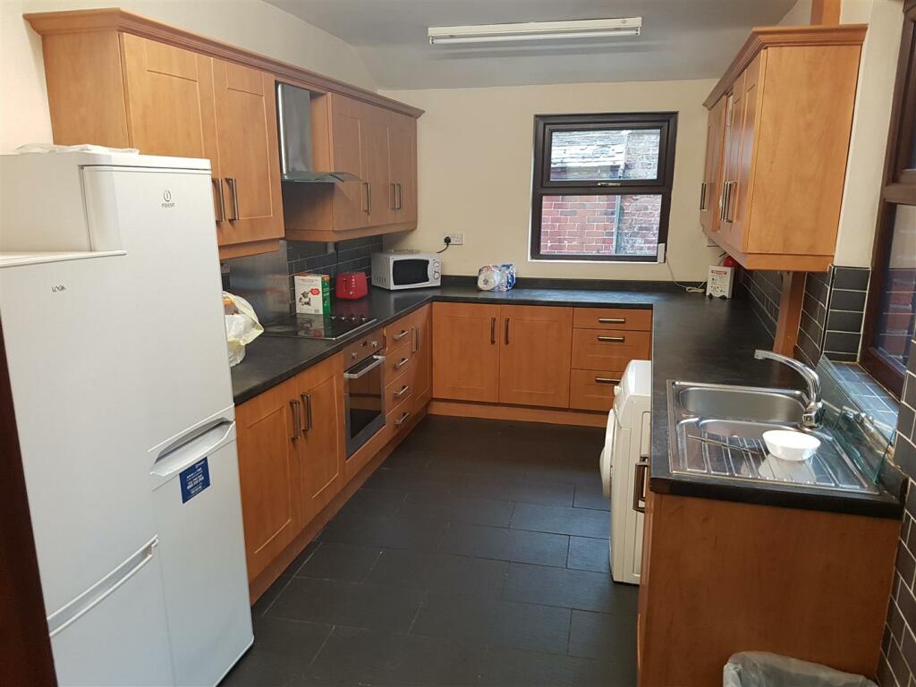 5 bedroom town house for rent in *£90pppw excluding bills* Noel Street, NG7 6AW - TRENT UNI, NG7