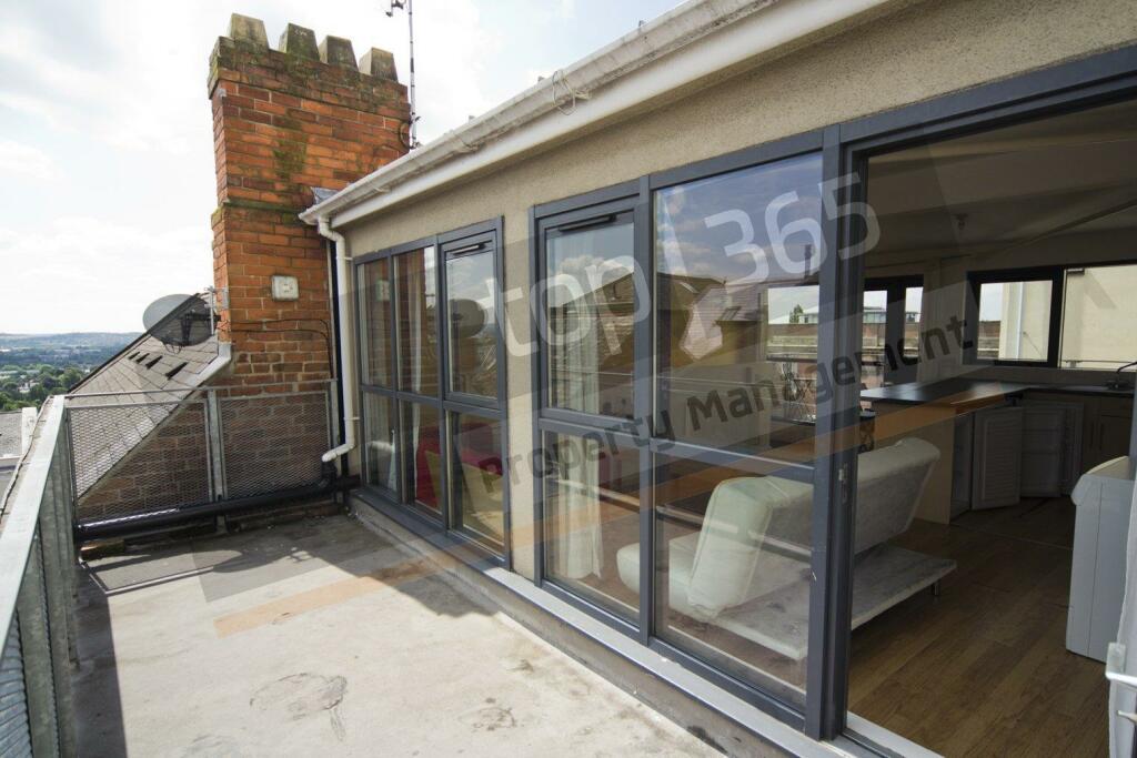 6 bedroom penthouse for rent in **£150pppw incl bills** Derby Road, Nottingham, NG7 1LR, NG7