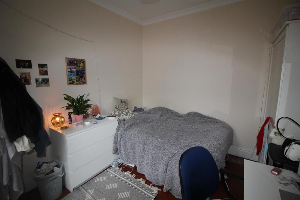 Main image of property: **£95pppw excl bills** Church Street, Lenton, Nottingham