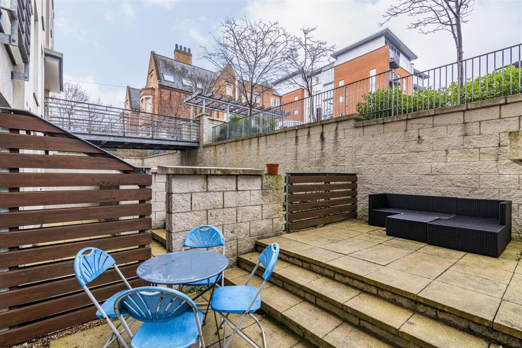 Main image of property: **£140pppw Excluding Bills** Ropewalk Court, Nottingham