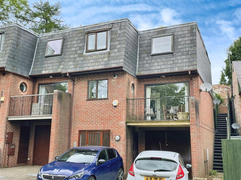 Main image of property: Kenilworth Court, The Park, Nottingham NG7 1FZ