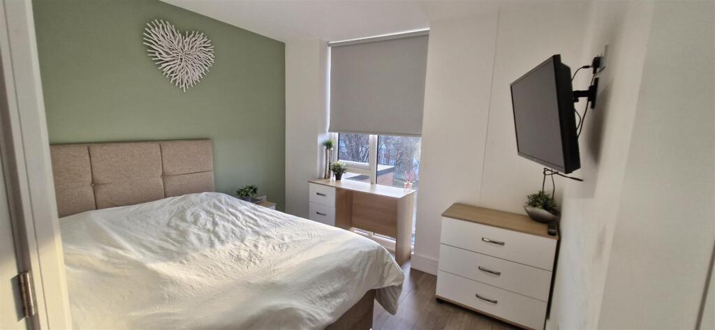 Main image of property: Room to Rent on Queens Road East, Beeston, Nottingham