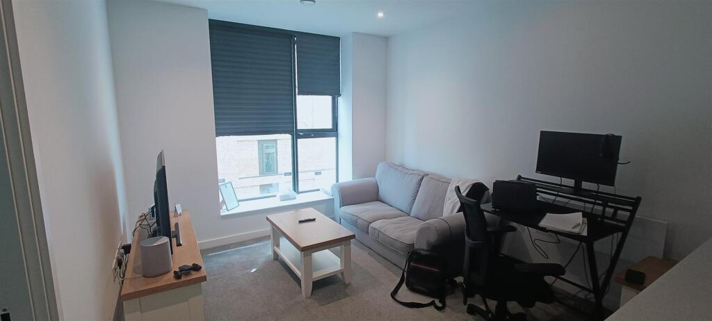 Main image of property: Apartment 10507, 4 Wharf End