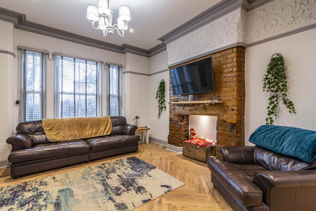 Main image of property: 2, 277 Woodborough Road