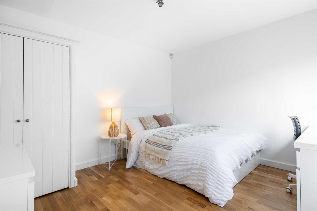 Main image of property: Yeomans Court, The Park, Nottingham, NG7 1EU