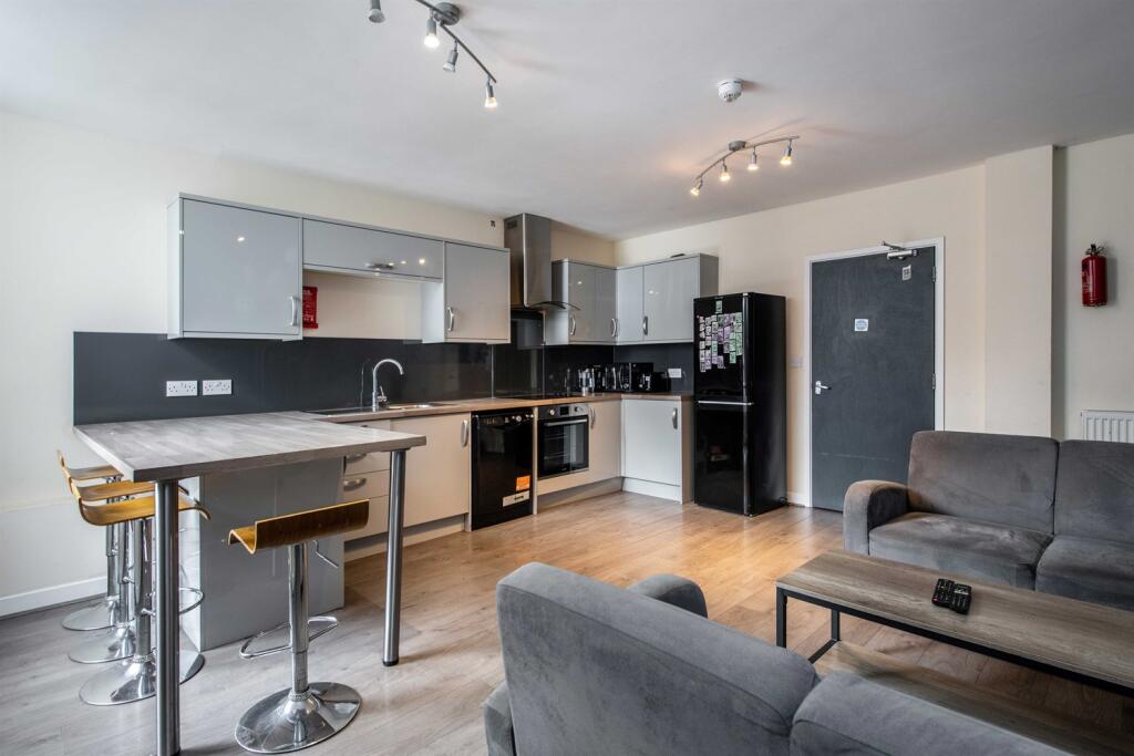 Main image of property: Flat 1 Equitable House 5-7, NG1