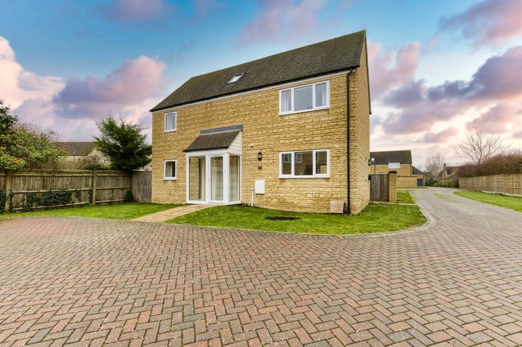 Main image of property: Park Road, North Leigh, OX29