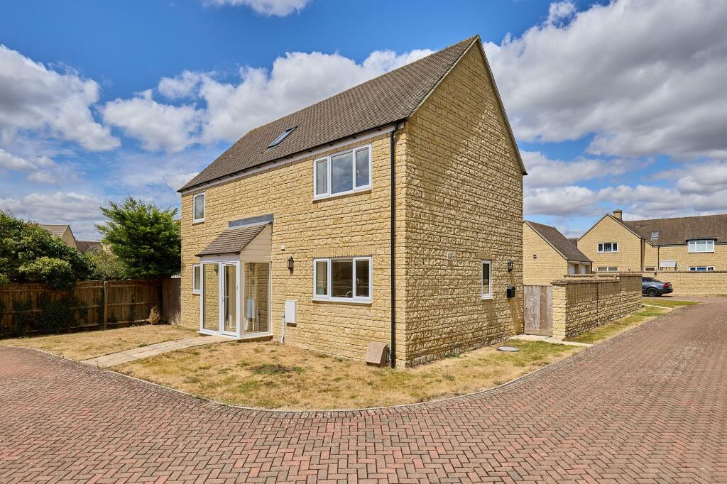 Main image of property: Park Road, North Leigh, OX29