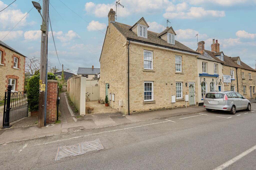 Main image of property: 25 High Street, Eynsham, OX29