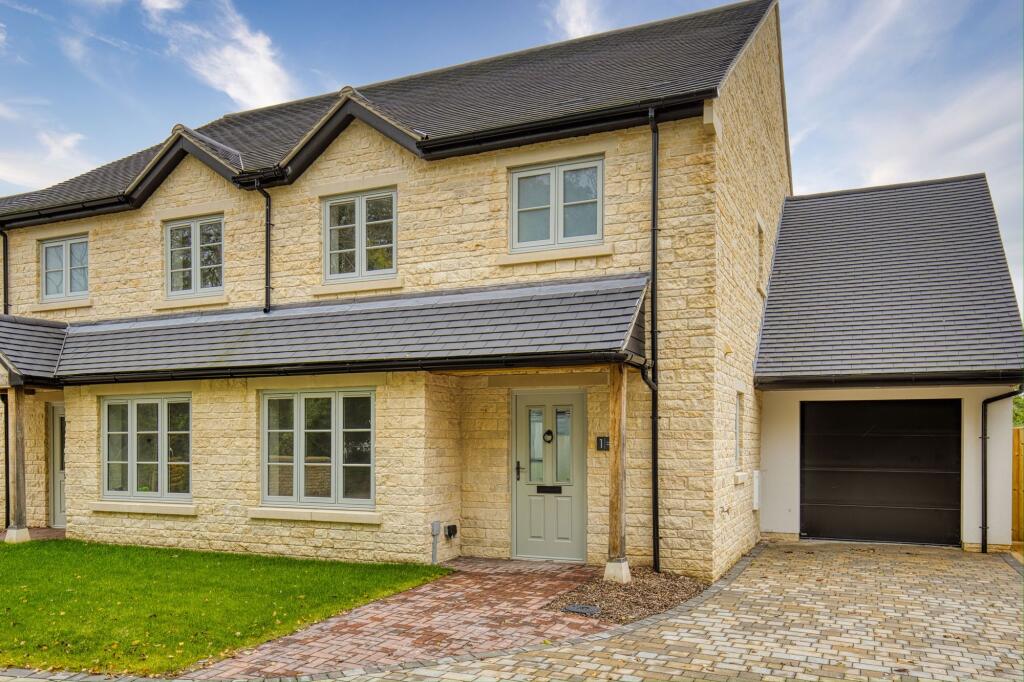 Main image of property: 1 Martins Lane, Standlake, OX29
