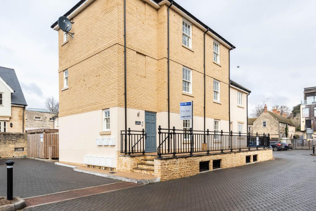 Main image of property: Bridge Street, Witney, OX28