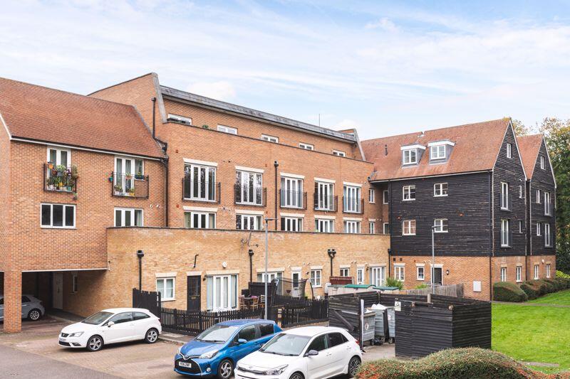 Main image of property: 45 Highbridge Street, Waltham Abbey